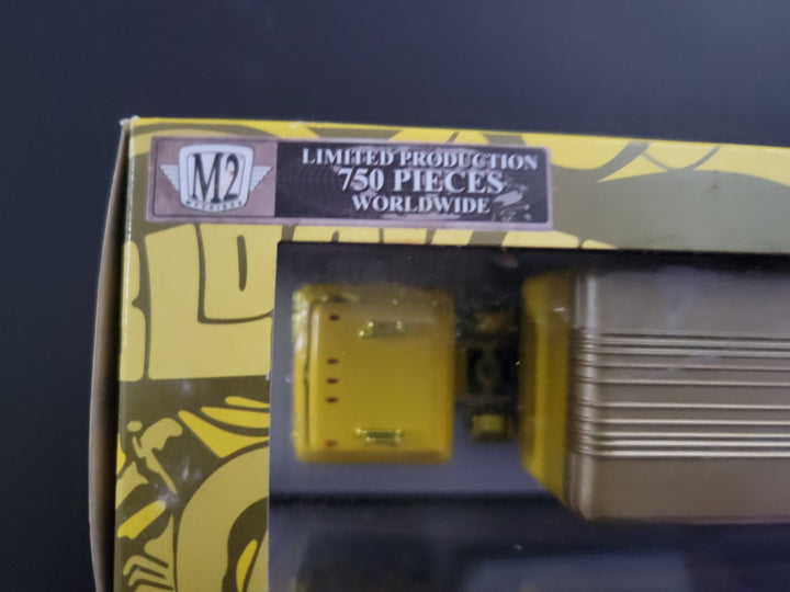 M2 Machines - 1970 Ford C-600 &amp; 1970 Ford Mustang Boss 302 - 2019 *Chase* - Top CollectiblesDiecastM2 Machines